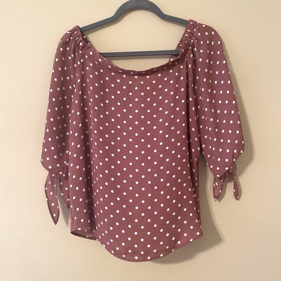 Maroon and white over the shoulder top - Picture 1 of 2